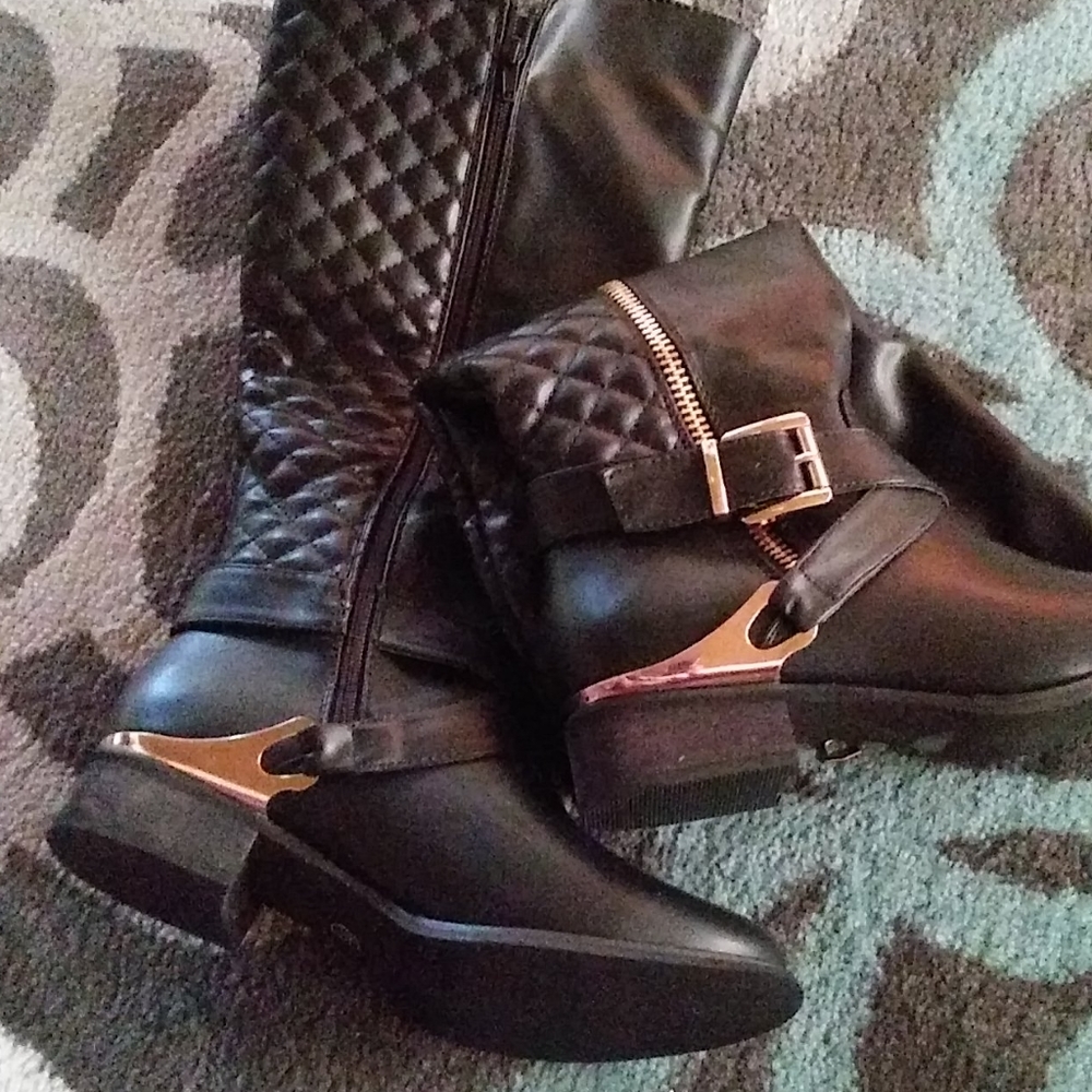 Woman over the cav boots